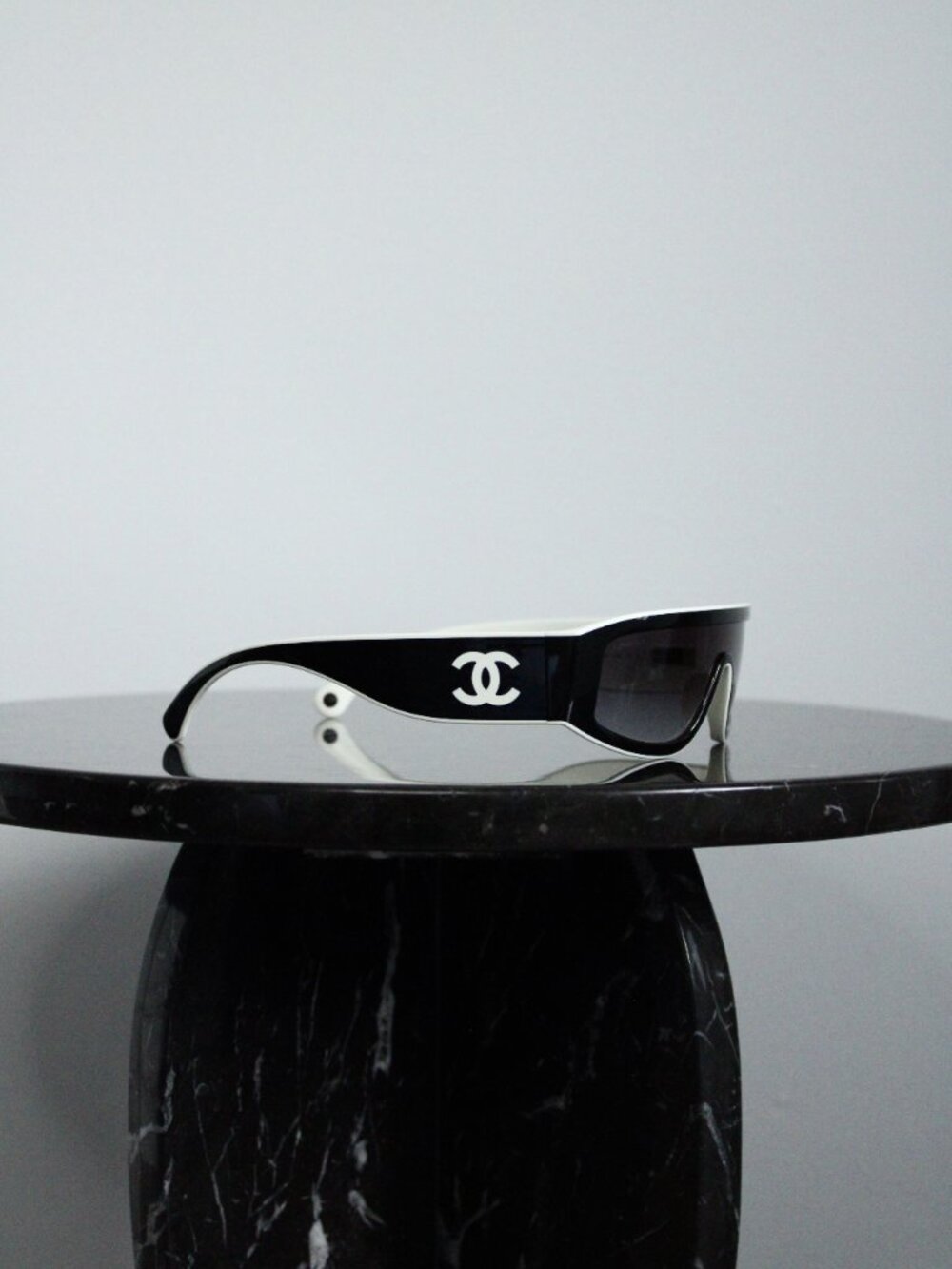 Chanel Sunglasses Unisex Black White Shield Logo Oversized With Case - Picture 4 of 7